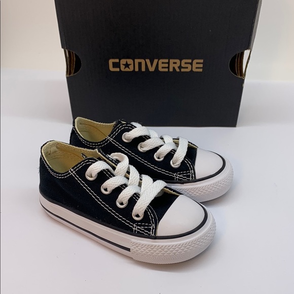 •Converse Chuck Taylor All Star OX Baby
Size 5 Black & White Color - Picture 1 of 7